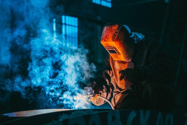 The Beginner’s Guide to Shop Floor Safety: 5 Gear Essentials for New Metalworkers