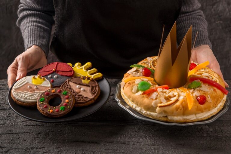 Eating Out Every Day: Unhealthy Habit or Cultural Food System? Eating Out Every Day: Unhealthy Habit or Cultural Food System?