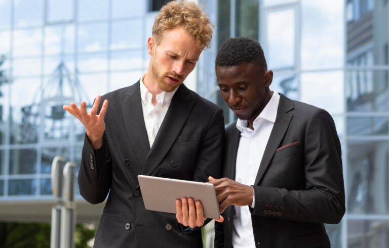 7 Executive Communication Programs Transforming BigLaw Firms in the US (And What Sets Them Apart) 7 Executive Communication Programs Transforming BigLaw Firms in the US (And What Sets Them Apart)