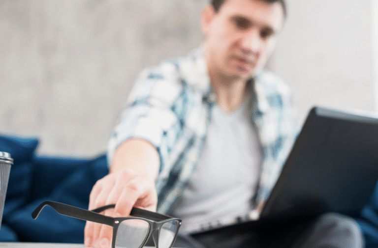 How to Reduce Digital Eye Strain in Astigmatic Patients
