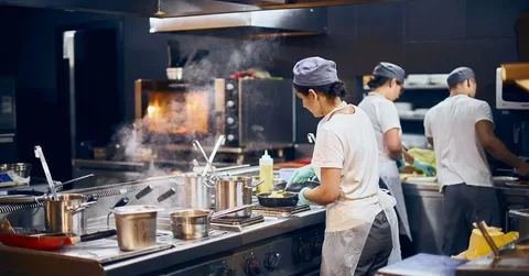 Ghost Kitchens & Food Trucks: The Lean Culinary Playbook for 2026